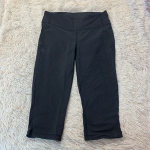 LULULEMON SMOOTH STRIDE CROP 17" BLACK LEGGING SIZE 6